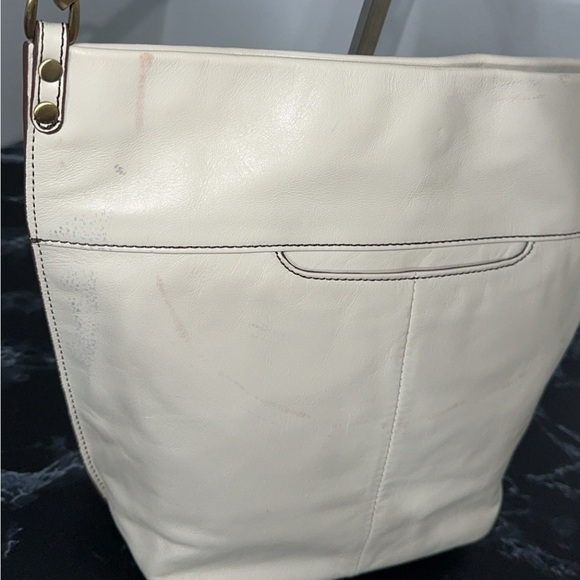 HOBO Flare Shoulder Bag in Latte 100% Genuine Leather Handbag AUTHENTIC - Picture 9 of 12